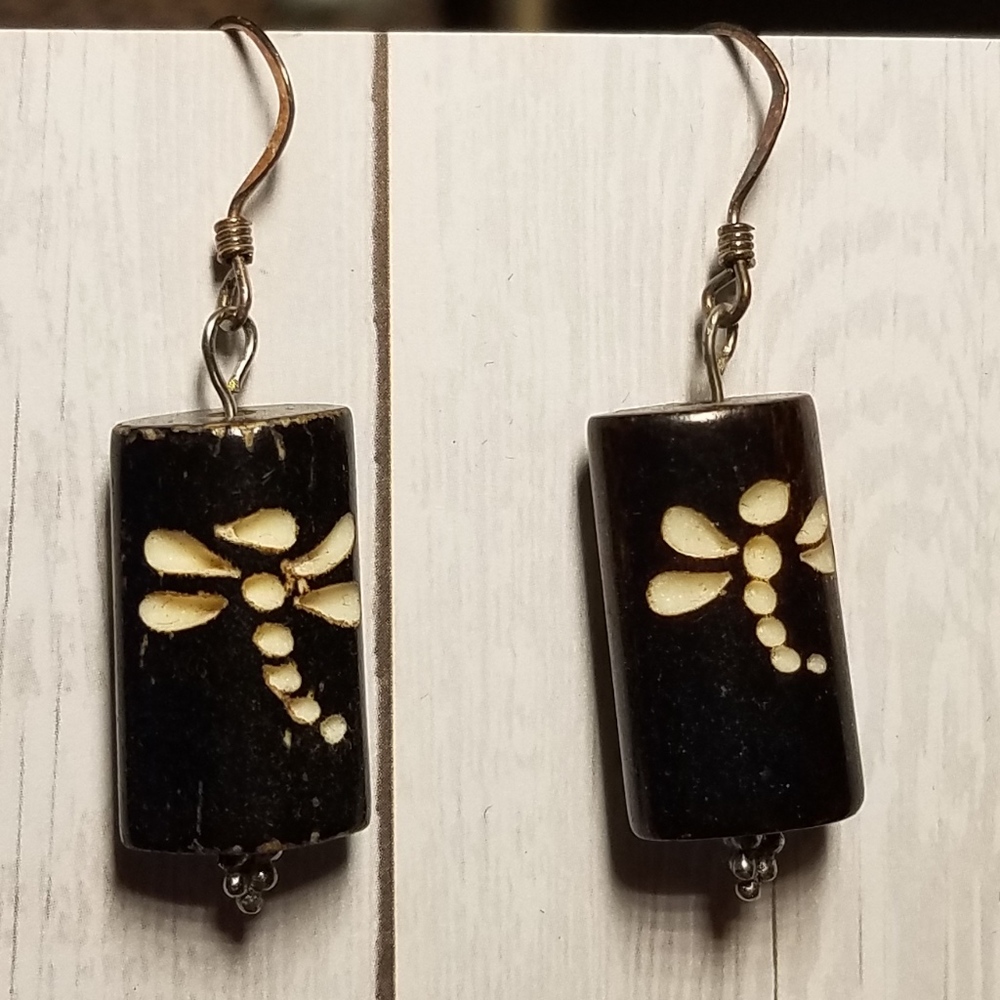 earrings brown wood dragonfly hypo